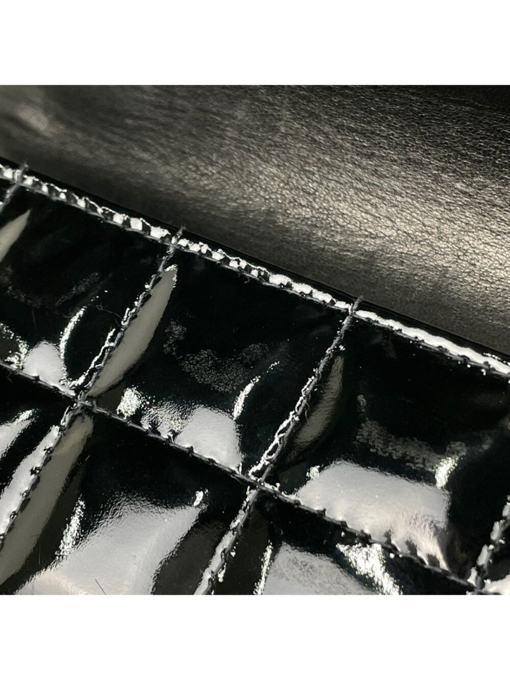 Chanel Choco Bar Chain Shoulder Bag Enamel Patent Leather Black White - Picture 6 of 11